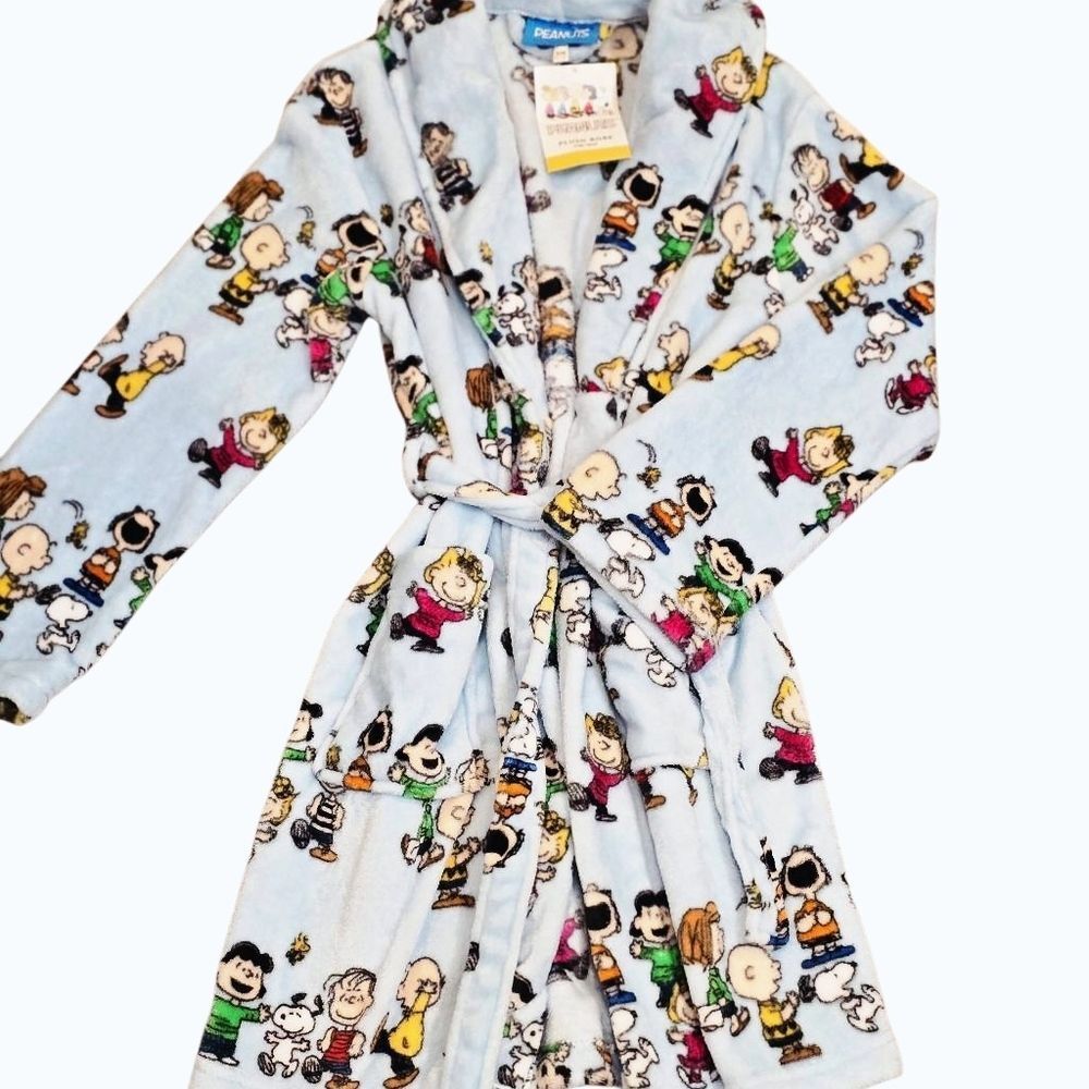 Peanuts Snoopy Characters Plush Robe